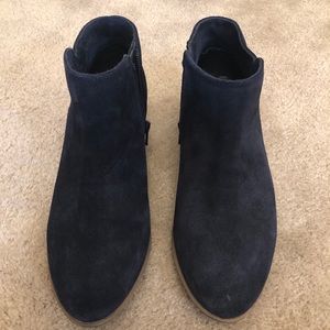 Ladies Diba navy suede booties